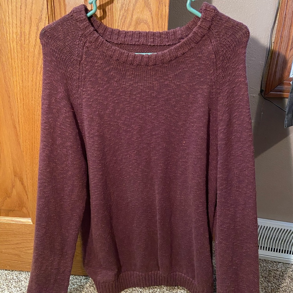 Maroon sweater